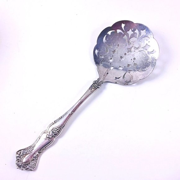 Vintage (Grapes) Silverplate Tomato Server 7 1/2 in 1904 by International Silver - Picture 1 of 8